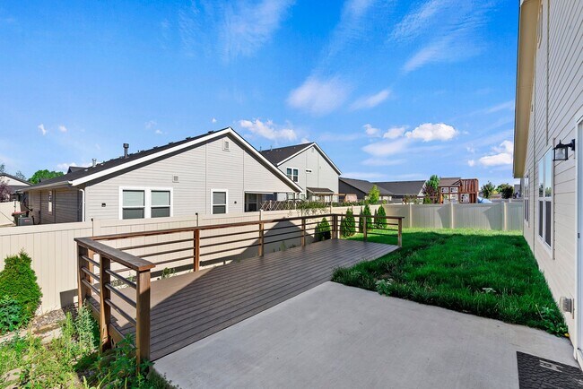 Building Photo - Available July 5th, 3bd/2b Meridian Home