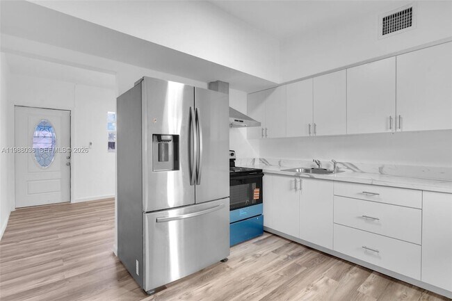 Building Photo - 26620 SW 136th Ave