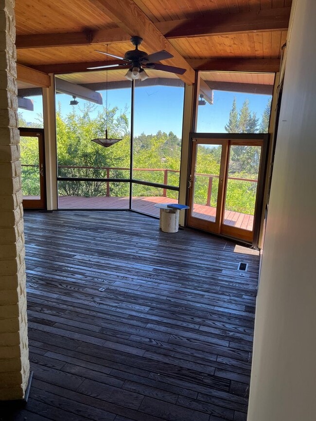 Building Photo - 4 bedroom and 4 bathroom house in LA Canada, California