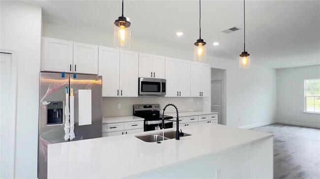 Building Photo - 16734 SW 18th Avenue Rd