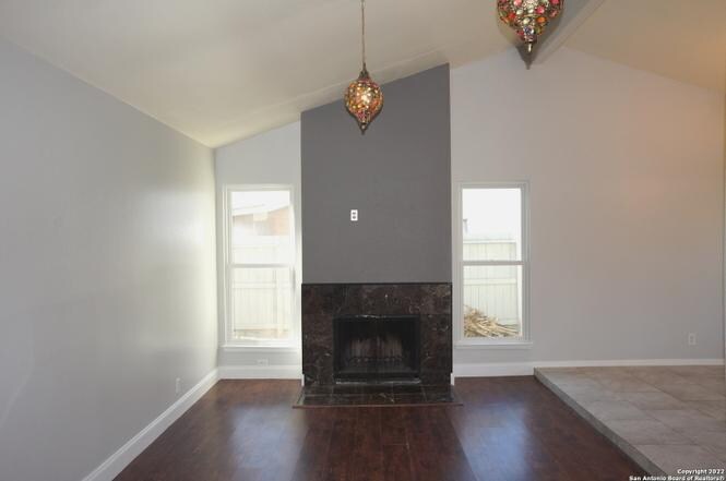 Building Photo - 6611 Woodford