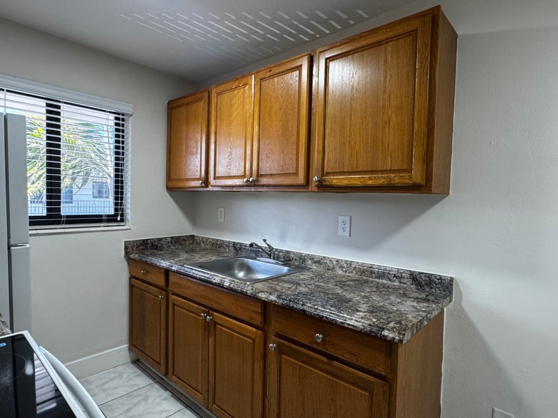 Building Photo - 1310 W 29th St