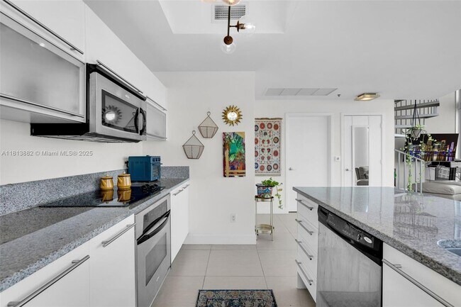 Building Photo - 888 Biscayne Blvd