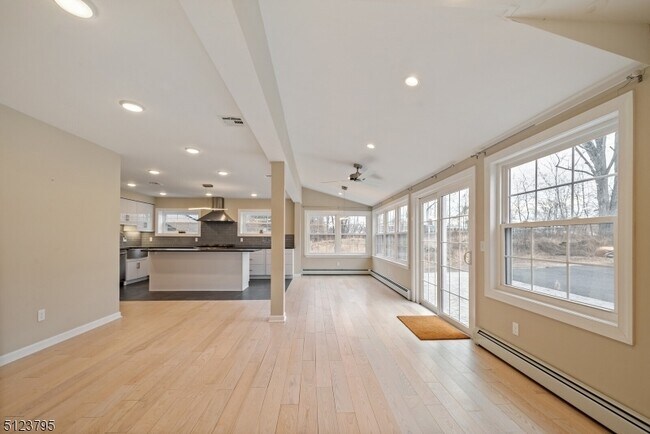 Building Photo - 480 Parkway Dr