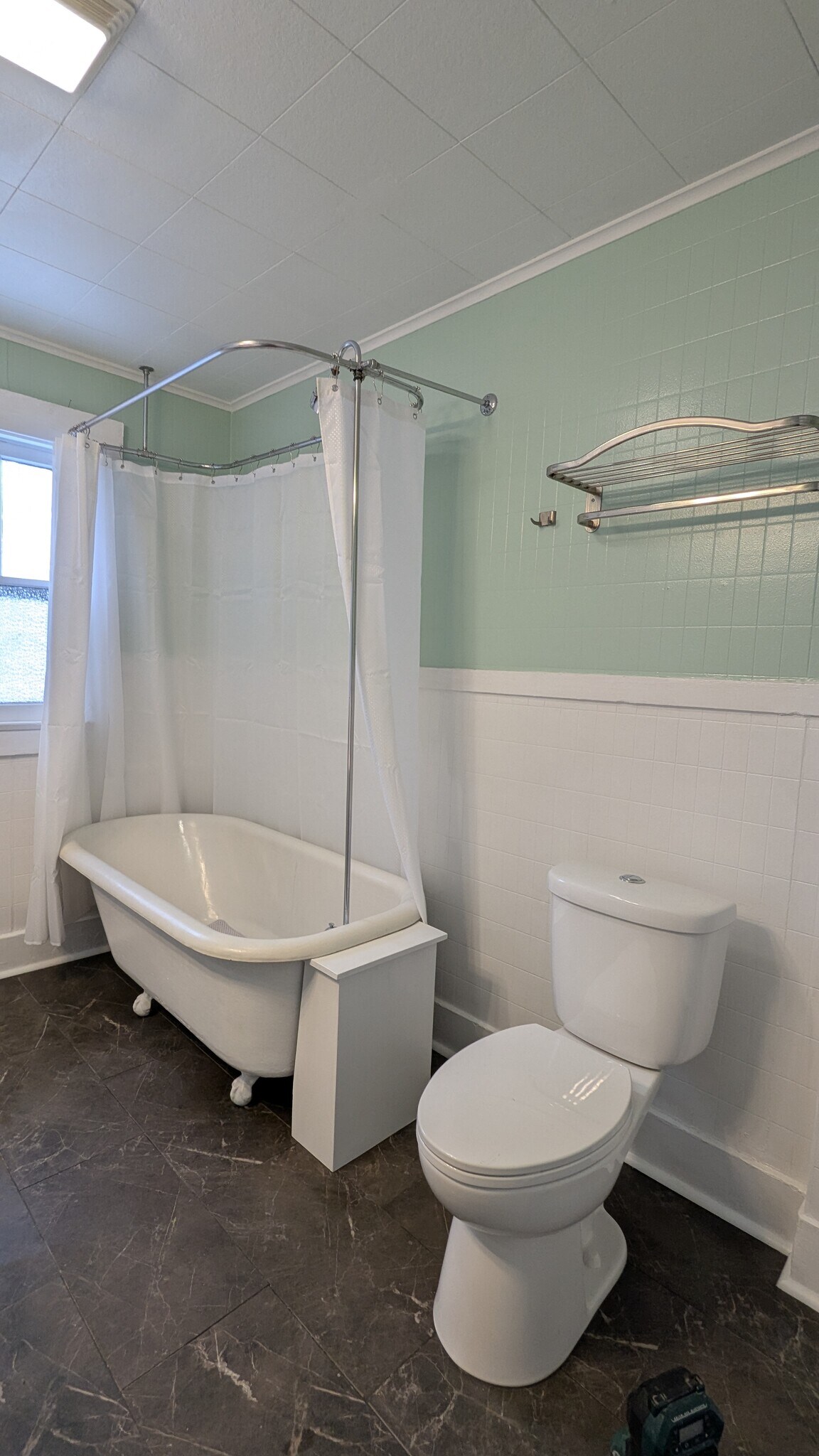 bathroom - 2330 N 4th St