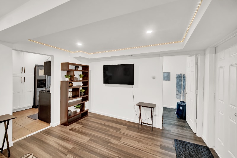 Building Photo - 1721 N Kimball Ave