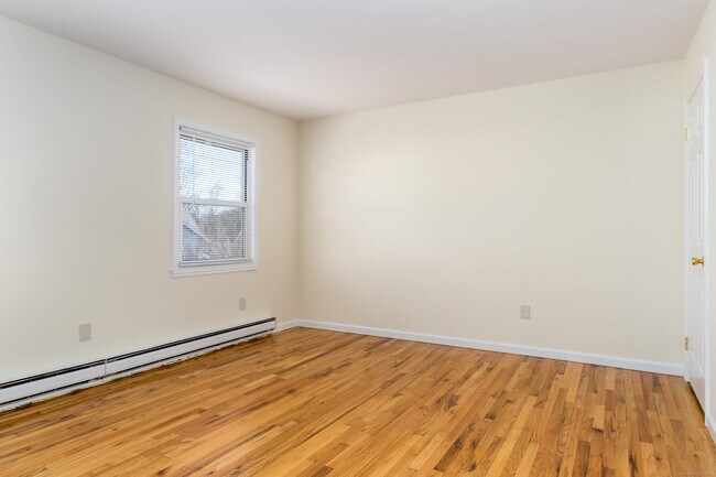 Building Photo - 196 Hope St