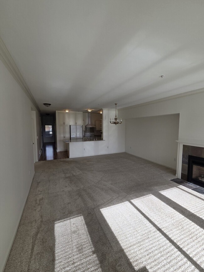 Building Photo - 6125 NE 175th St