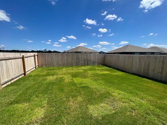 Building Photo - New Build Duplex 3 Bed 2 Bath