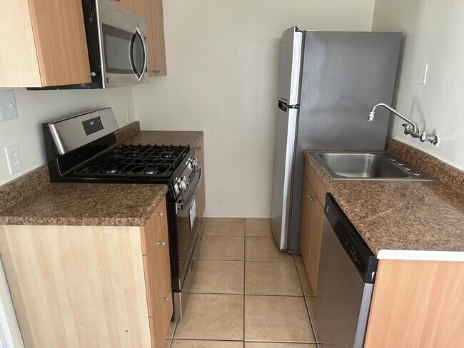 Building Photo - 2121 James M Wood Blvd