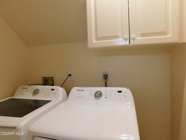 Building Photo - 4887 Santo Dr