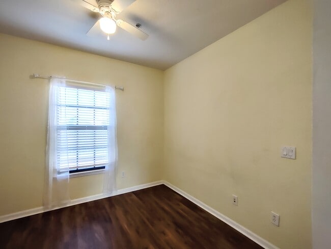 Building Photo - 300 Via Castilla