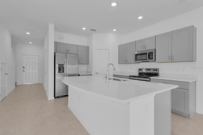 Building Photo - 3010 Canary Ave