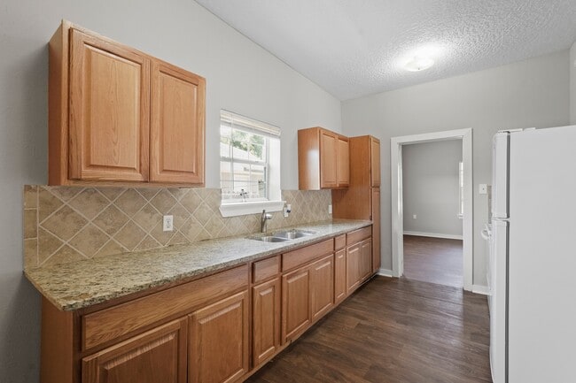 Building Photo - 6816 Avenue C