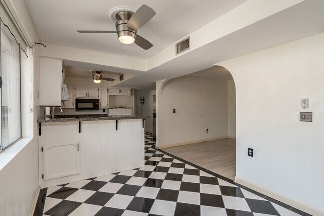 Building Photo - Spacious Tucson Rental Home with Pool & Mo...