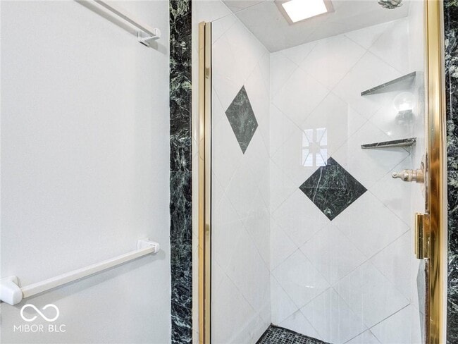 Building Photo - 321 N Park Ave