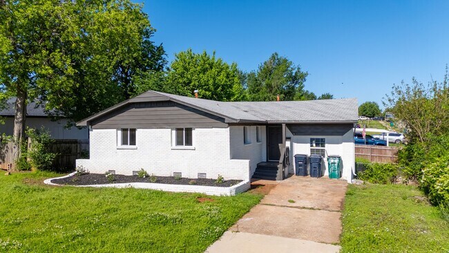 Building Photo - 4-Bed Home Available for Lease & Rent to Own!