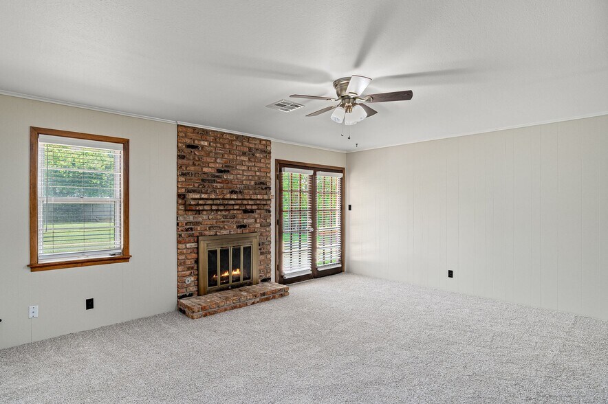 Building Photo - 1554 Westbury Dr