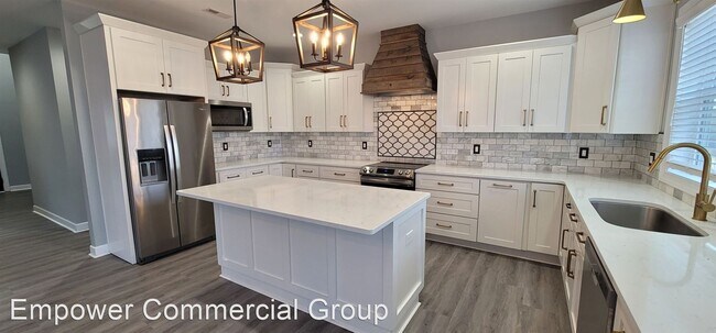 Building Photo - 4 br, 3 bath House - 214 Summerlin Drive