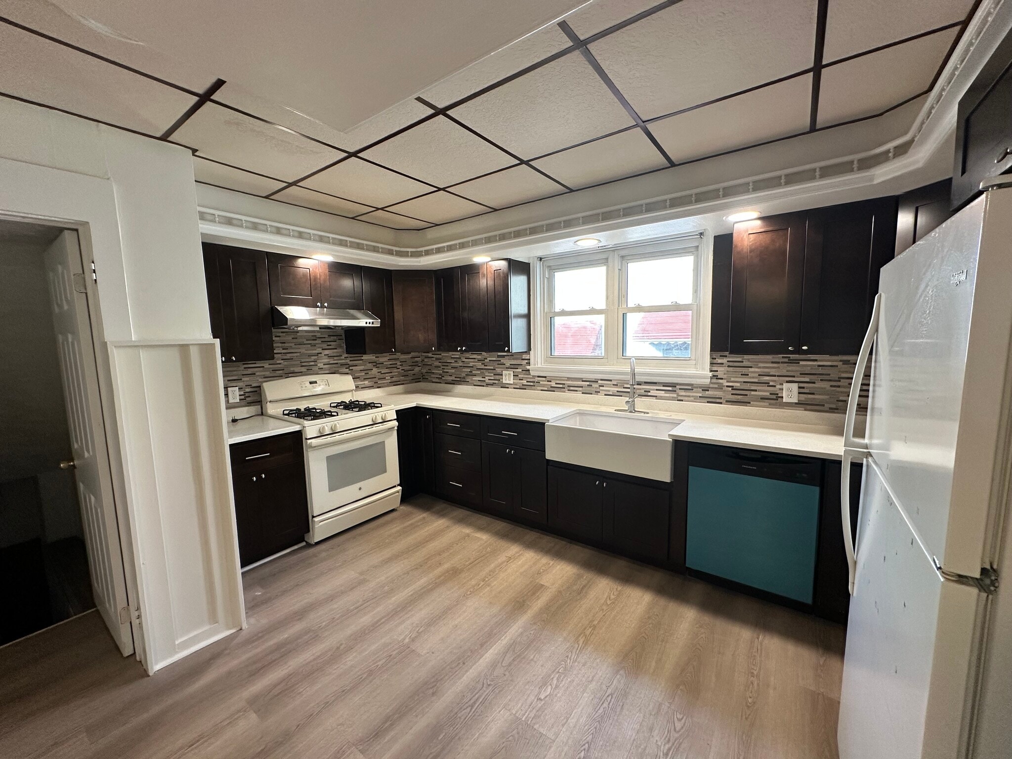 Kitchen - 1602 Philadelphia Pike