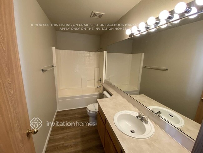 Building Photo - 17902 Panorama Blvd E