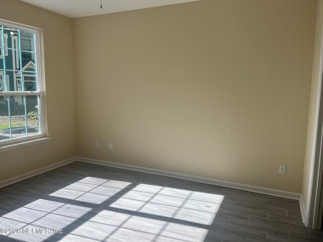 Building Photo - 13703 Richmond Park Dr N
