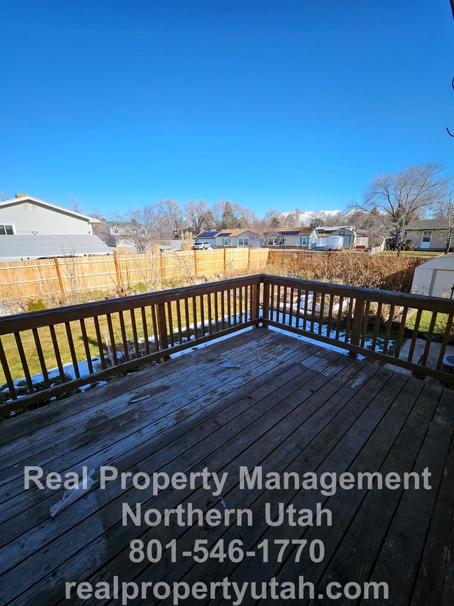 Building Photo - 4 Bedroom 2 Bath Home in Clearfield Available!