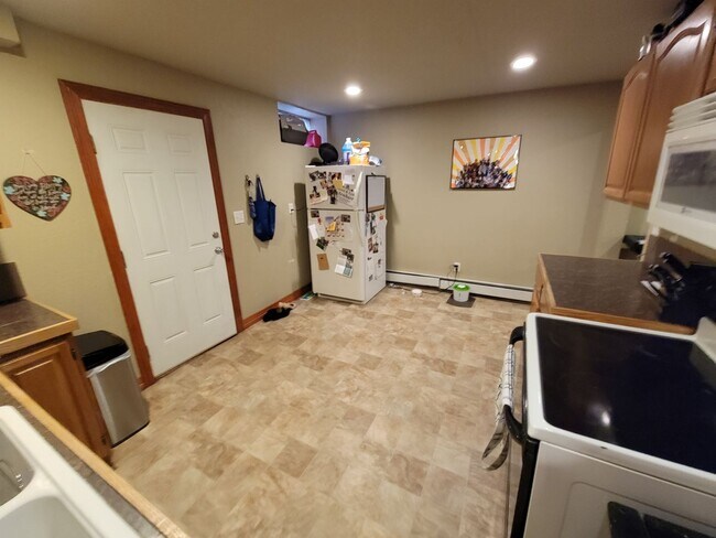 Building Photo - 1130 13th St