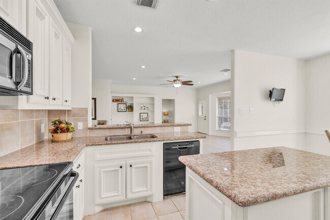 Building Photo - 147 April Waters Dr W