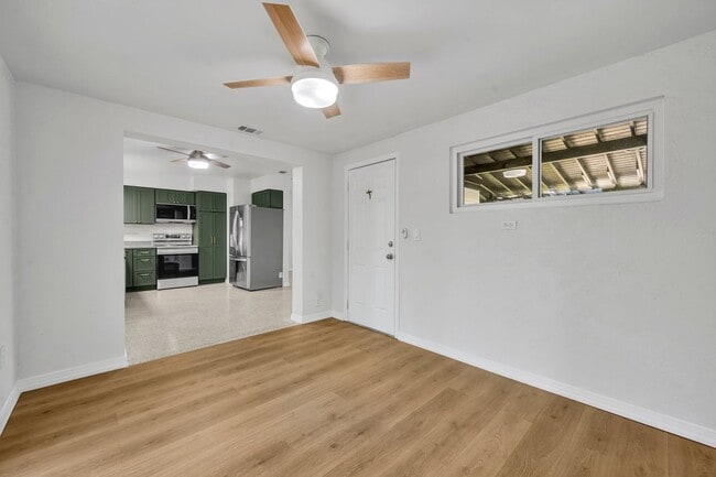 Building Photo - 3 bed Home in Audubon Park
