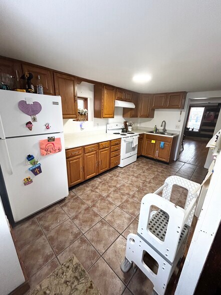 Kitchen - 21 W Main St