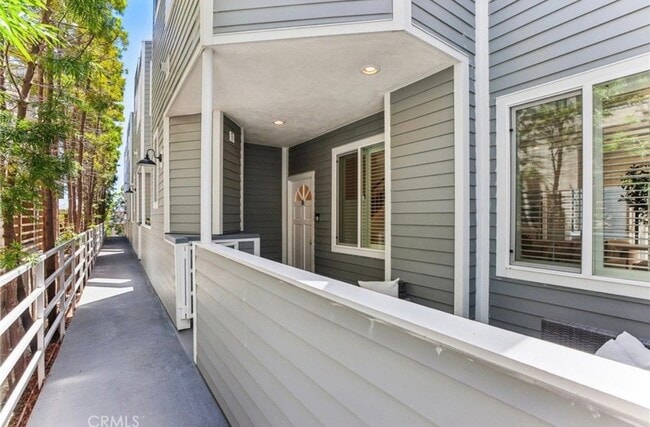 Building Photo - 1304-1312 12th St