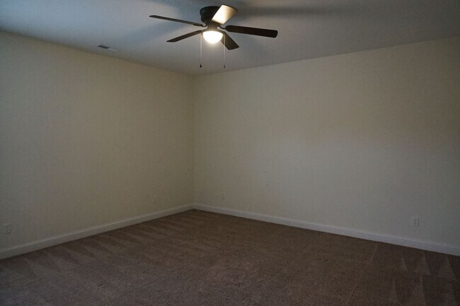 Building Photo - 3 Bedroom 2 Full Bathroom w/ Bonus Room located in The Preserves at Tidewater, Sneads Ferry!