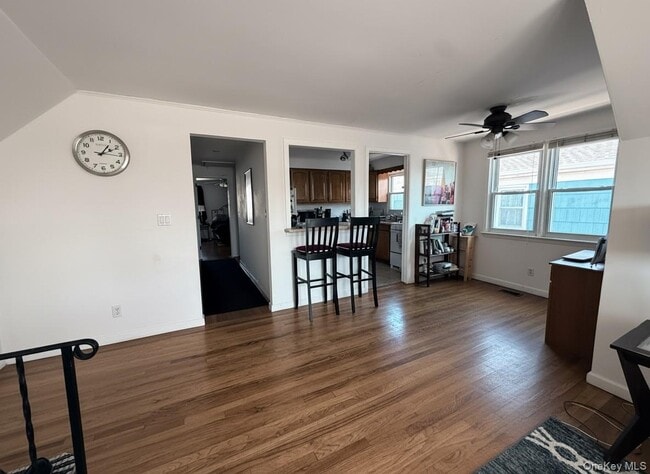 Building Photo - 525 E Olive St