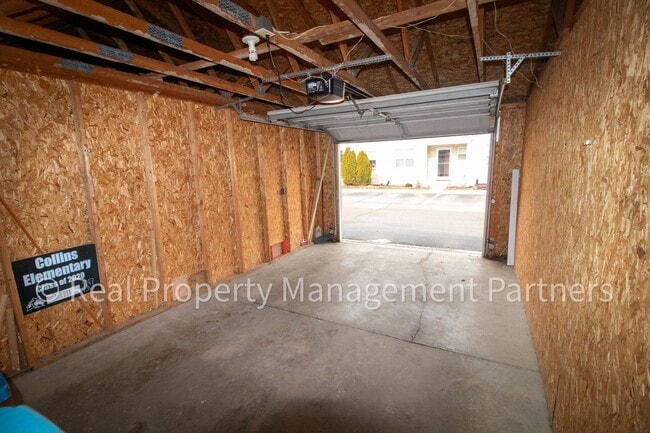 Building Photo - Forest Hills 3 Bed Townhome with Garage, Pond View and Some Utilities Included