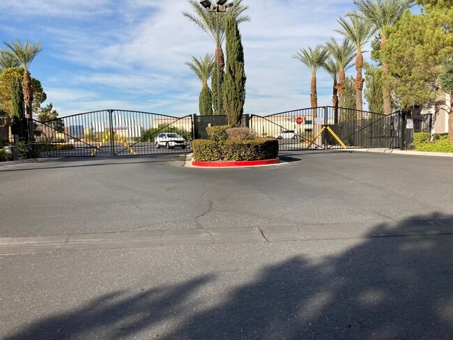 Building Photo - 1 bedroom Southwest Tuscano condo - 1st fl...