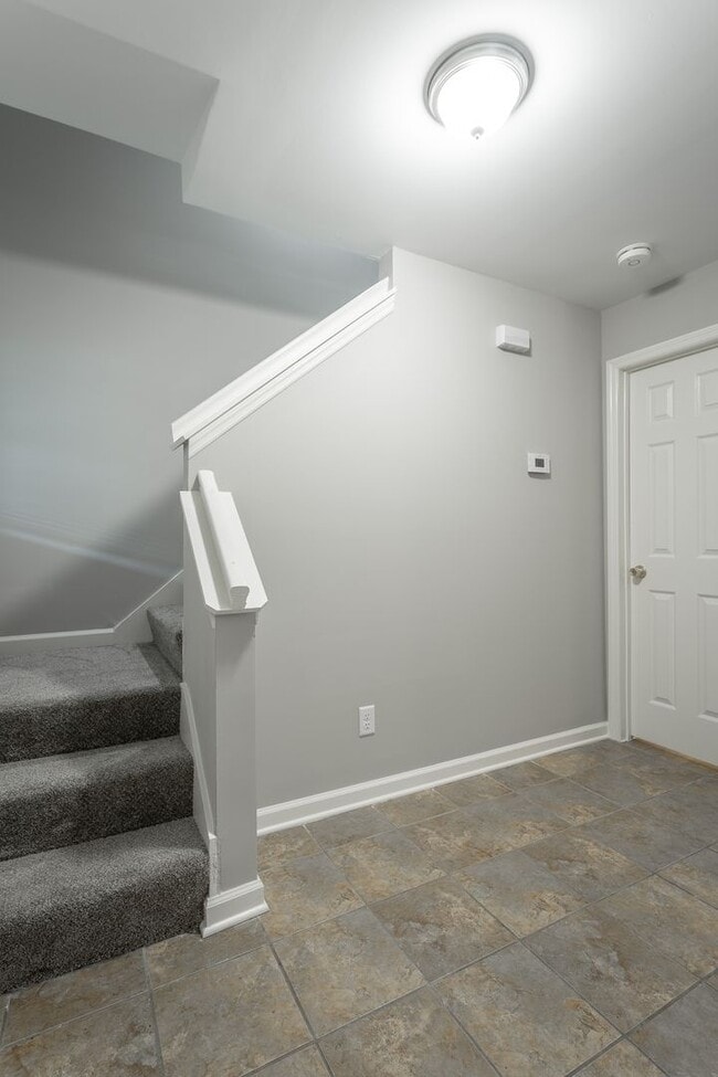 Building Photo - 2 Bedroom, 2 Bath townhome in East Brainerd!