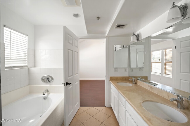 Building Photo - 5224 Corteen Pl
