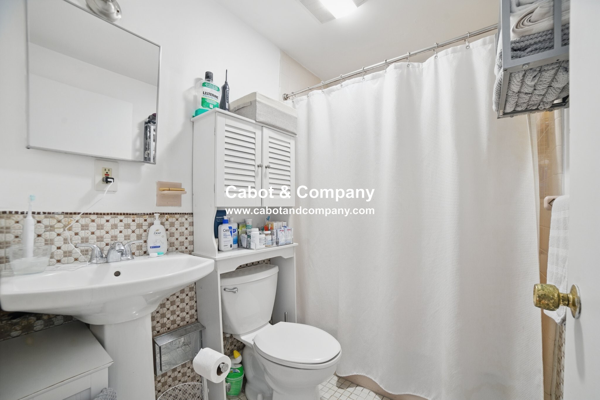 Building Photo - 104 Appleton St