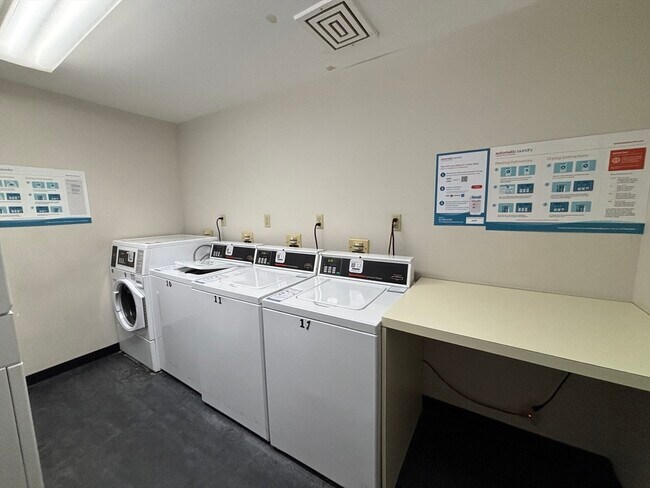 Building Photo - 14 Heron St