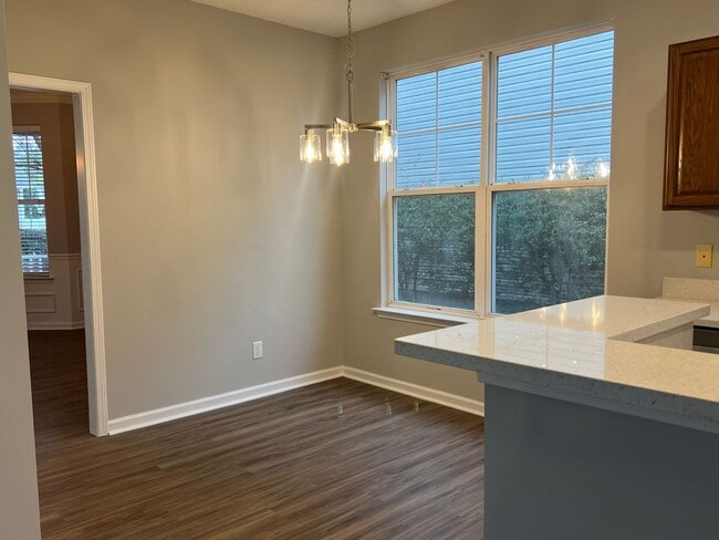 Building Photo - Lovely Bluffton Park House