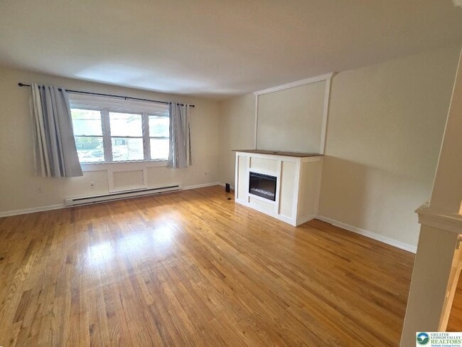 Building Photo - 1749 Schoenersville Rd