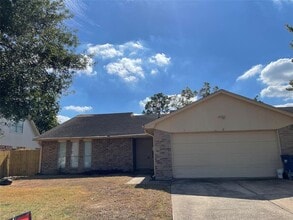 Building Photo - 16247 Los Altos Dr