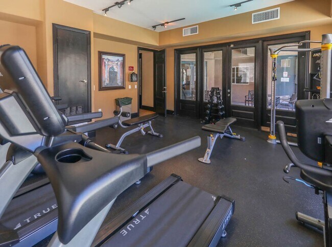 Building Photo - Beautiful 3 Bedroom Townhome With Stunning Mountain Views