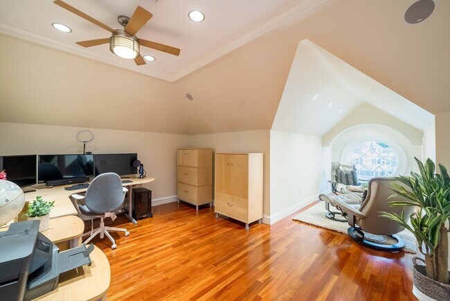 Building Photo - 16 Meriam St