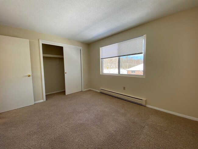 Building Photo - 99 Powers St