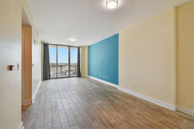 Building Photo - 1208 E Kennedy Blvd