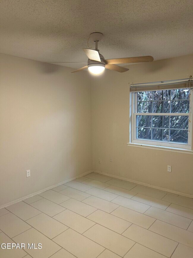 Building Photo - 5125 Sweetwater Dr