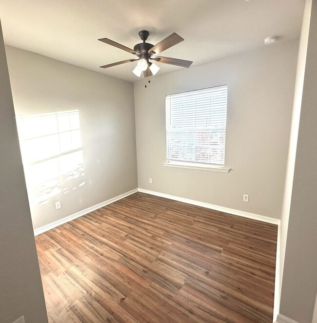 Building Photo - Available Now!! NW CAPE CORAL 3 BEDROOM 2 BATHROOM 2 CAR GARGAGE