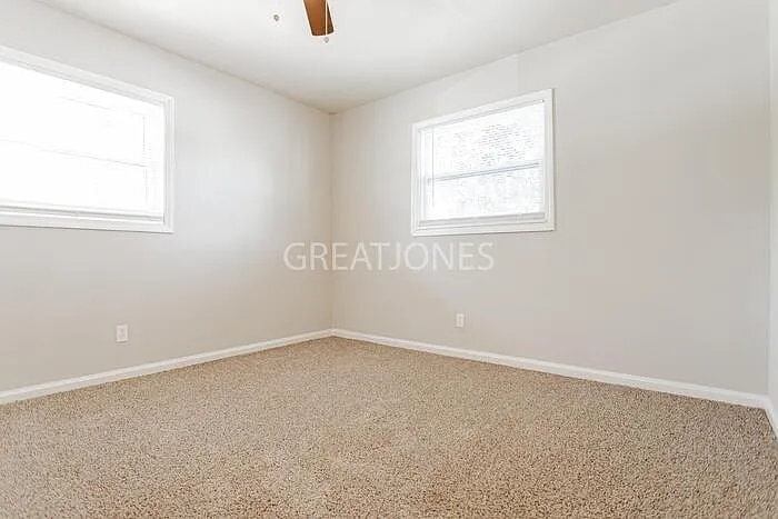 Building Photo - 4833 Delray Dr